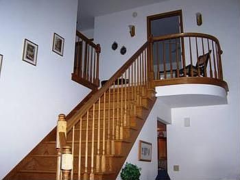 Stairwaybr Beautiful solid oak staircase with bent oak landing. br