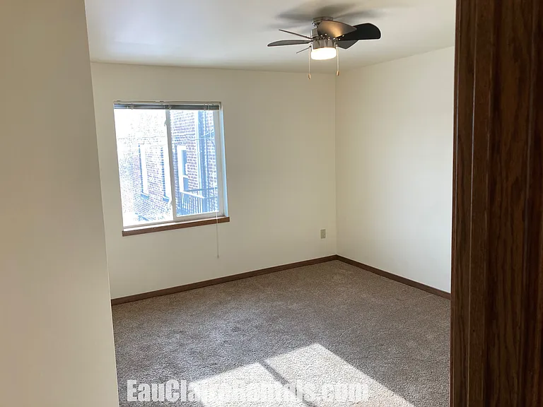 405 1/2 Wisconsin St — Photo 10