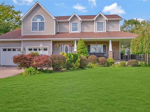 30 Baywood Court, Baiting Hollow, NY 11933