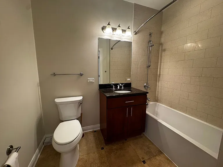 1334 W Morse Ave #202 — Photo 7