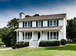 422 Creek Run Dr, Woodstock, GA 30188