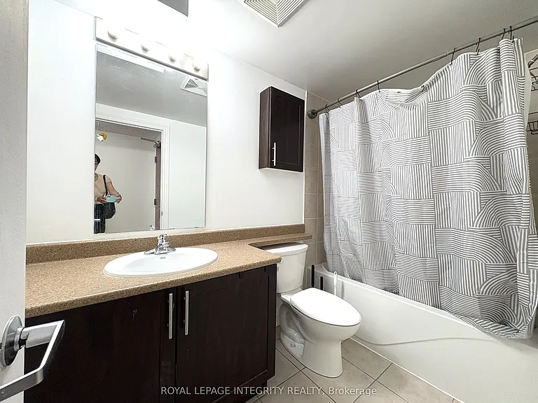 234 Rideau St #504A — Photo 18