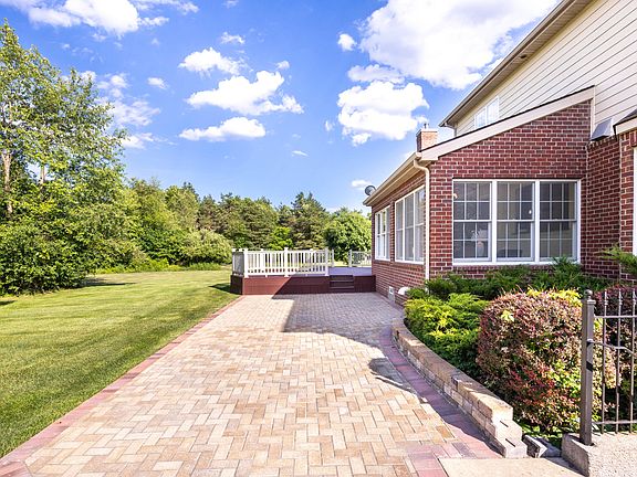 4th image of 3552 Northbrooke Dr