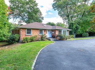 114 Tara Dr, Roslyn, NY 11576