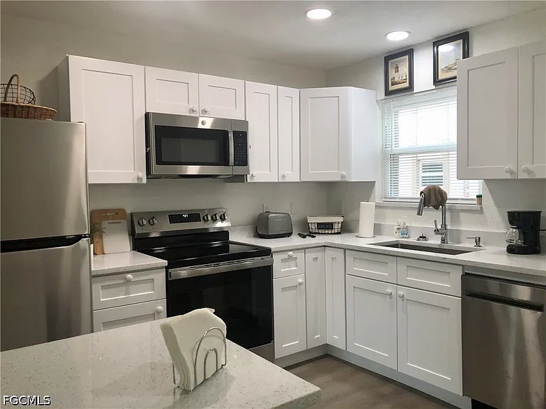 16881 Davis Rd #214 — Photo 9