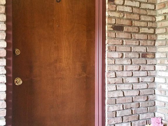 3rd image of 833 Garden Ave #6