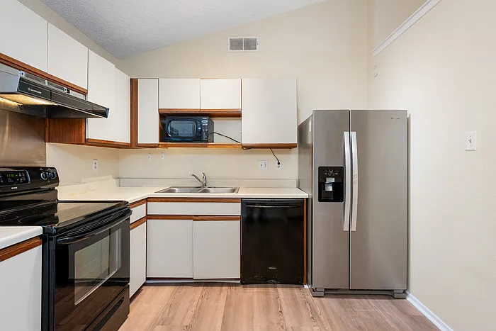1015 E Yager Ln #41 — Photo 8