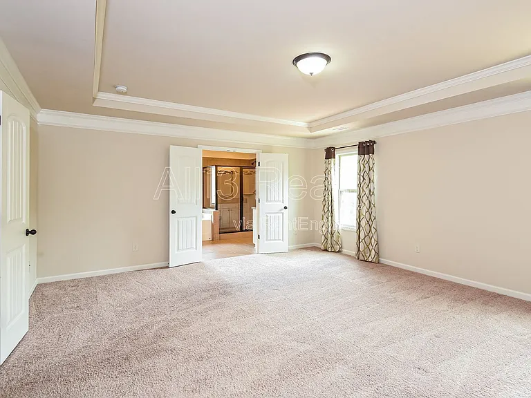 3738 Valley Spring Dr — Photo 14