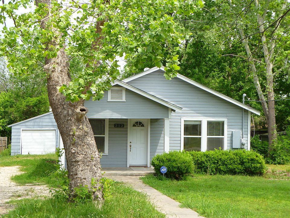 1st image of 212 S Avenue M