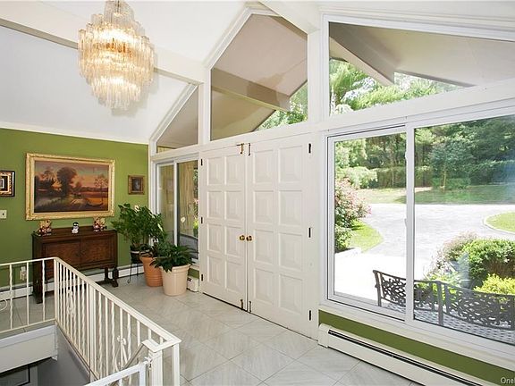5th image of 40 Roseholm Pl