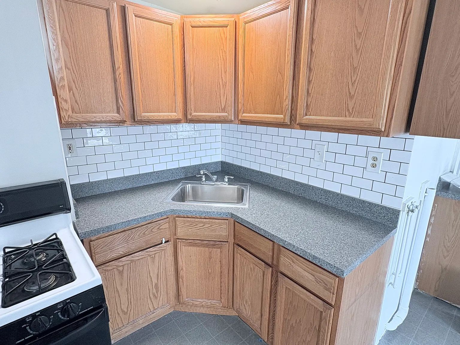 2 bed, 1000 sqft, $1,650 — Photo 1