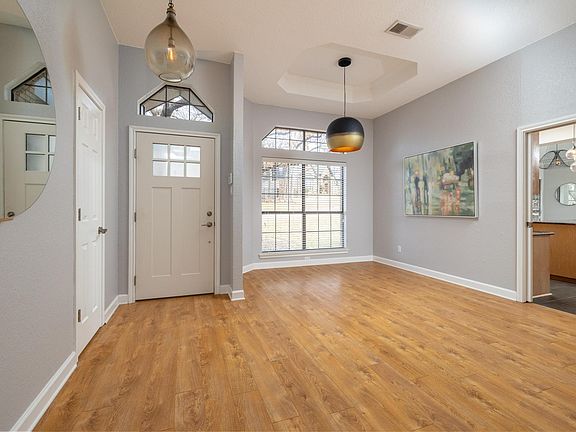 5th image of 207 Pebble Beach Dr