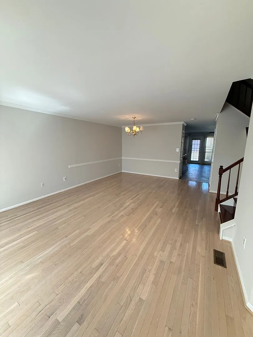 2740 Winston CT — Photo 3