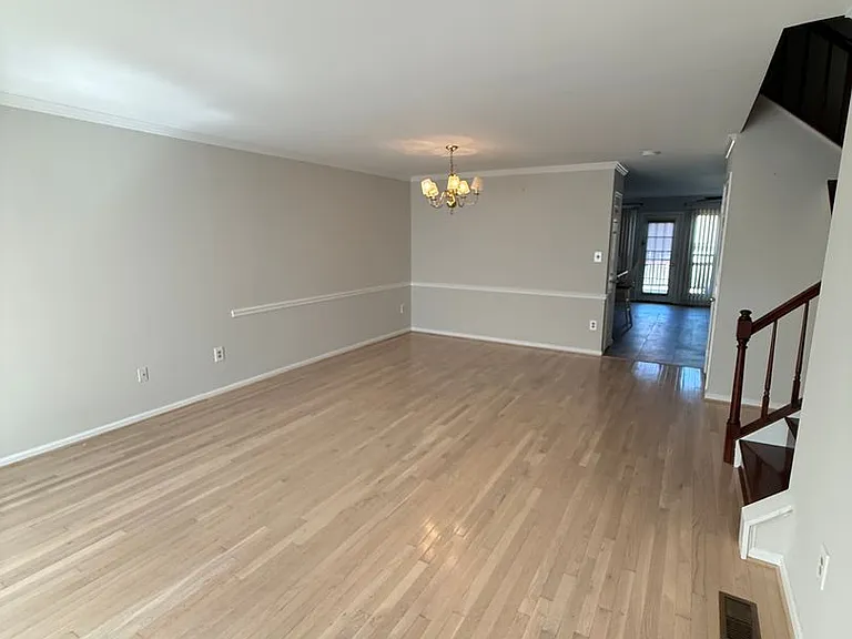 2740 Winston Ct — Photo 3