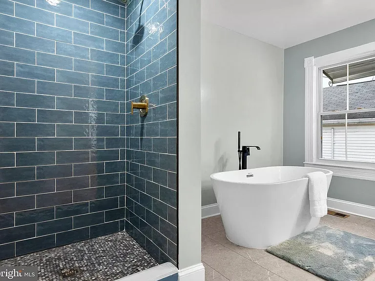 617 Montgomery St — Photo 18