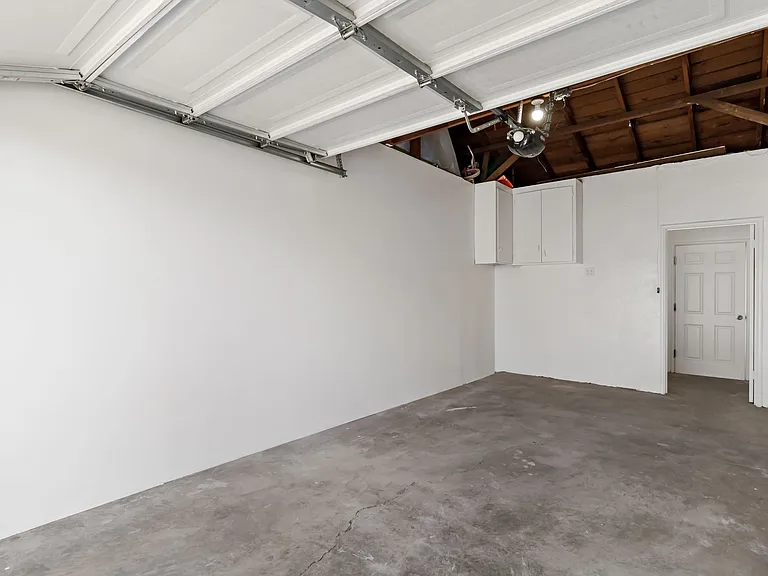 121 S 26th St — Photo 27