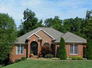 2015 Prestwick Dr, La Grange, KY 40031