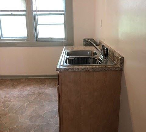 4th image of 115 E Parkway Ave #A