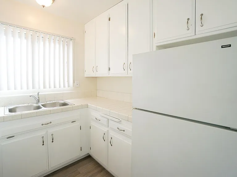 4615 Hamilton St #9 — Photo 4