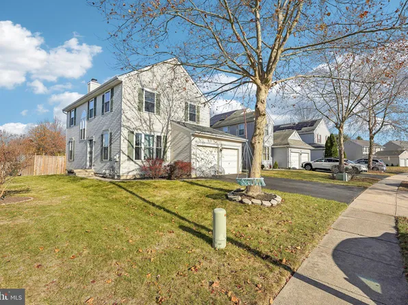 39 Clydesdale Dr, Burlington, NJ 08016