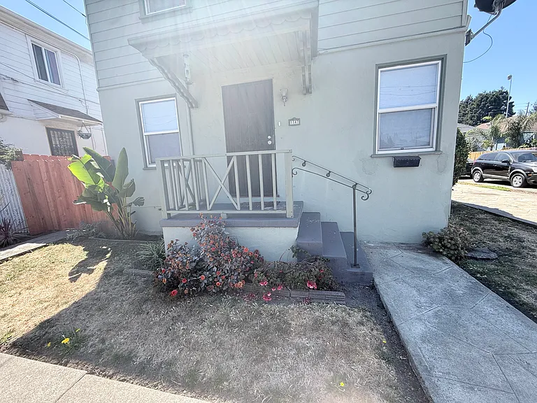 1147 54th St — Photo 2