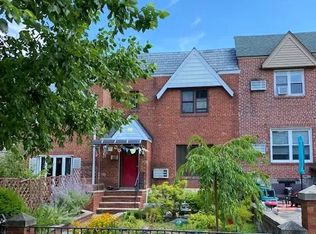 2013 36th St, Astoria, NY 11105