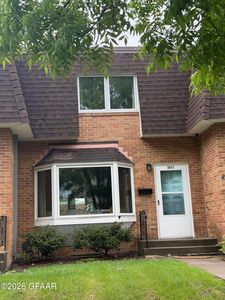 1611 Library Cir, Grand Forks, ND, 58201
