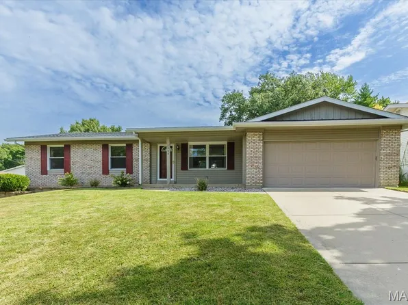 2904 Olde Chelsea Dr, Saint Charles, MO 63301