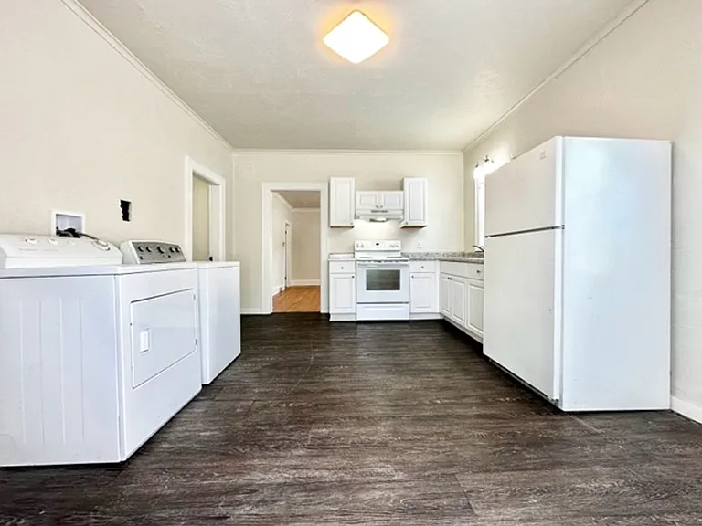 1152 Stuart St — Photo 5