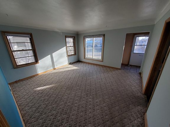 2nd image of 1475 Saint Clair Ave #1