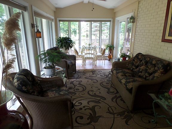 4th image of 452 S Briarcliff Dr