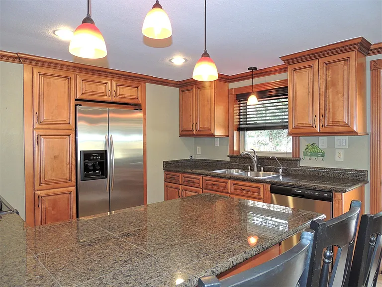4 Weston Ln — Photo 6