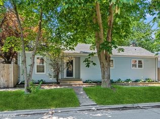 304 Elmwood Ave, Evanston, IL 60202