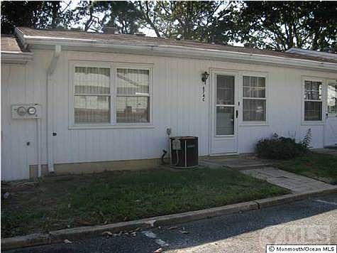 1st image of 874C Balmoral Ct