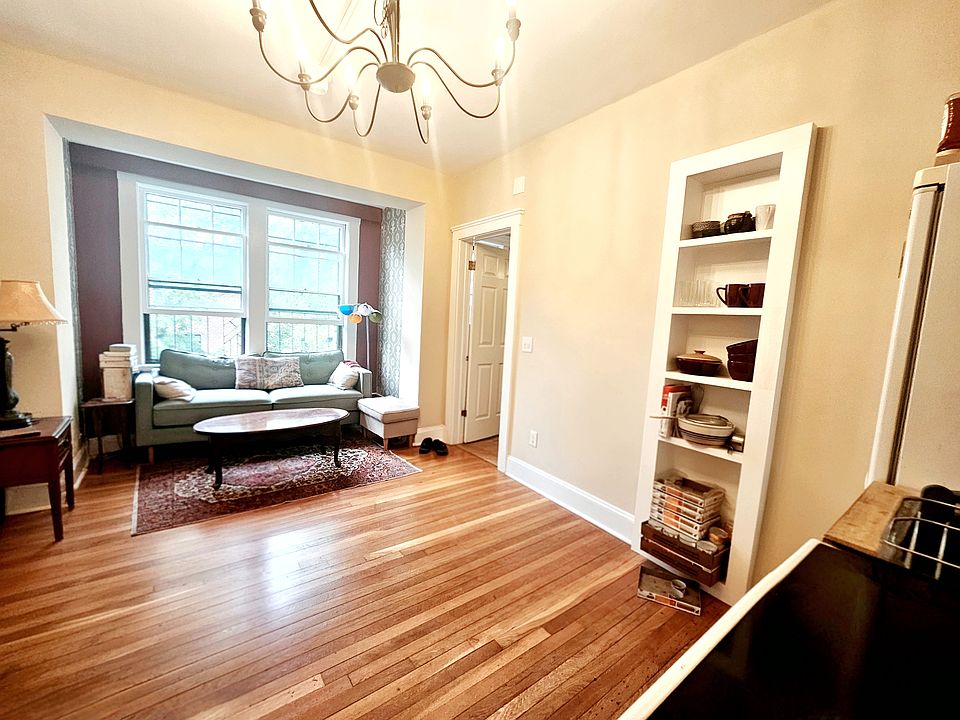 1st image of 72 Strathmore Rd #27