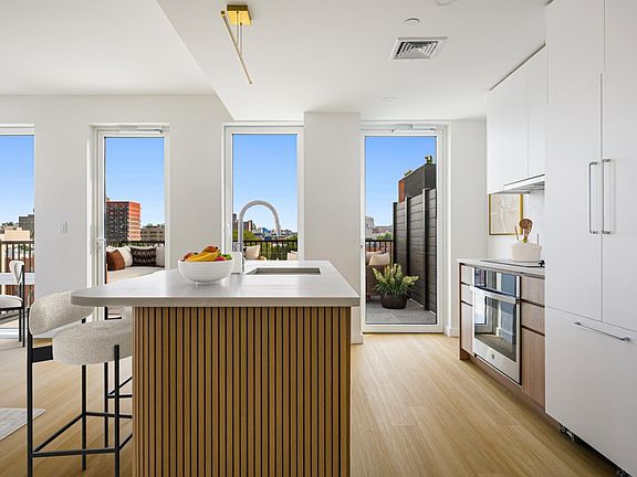 3rd image of 1042 Atlantic Ave #17I