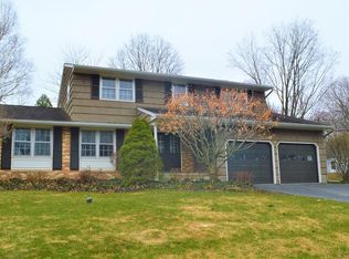 102 Town House Cir, Fayetteville, NY 13066