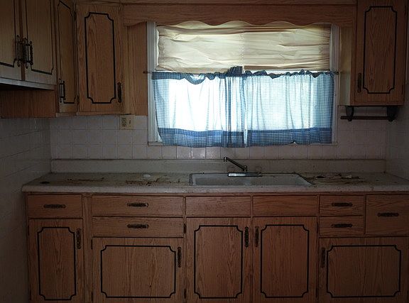 5th image of 246 Whitehall Ave