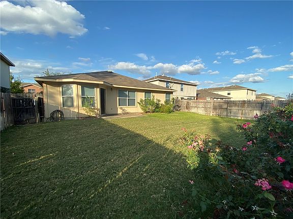 3rd image of 208 Outfitter Dr