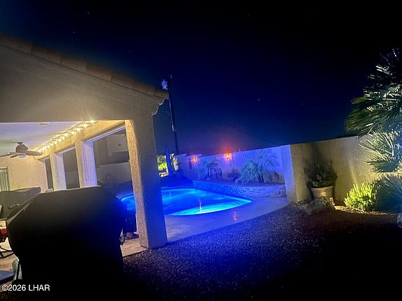 3rd image of 3691 Parkview Dr