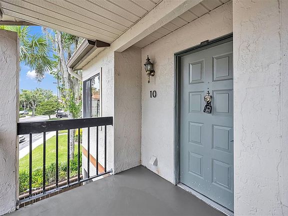 4th image of 2419 Gallery View Dr #201