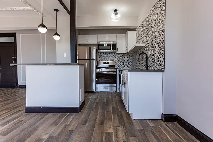 1 bed, 760 sqft, $1,210 — Photo 2