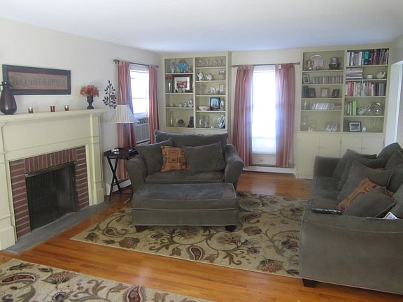 2nd image of 2444 Rhonda Dr