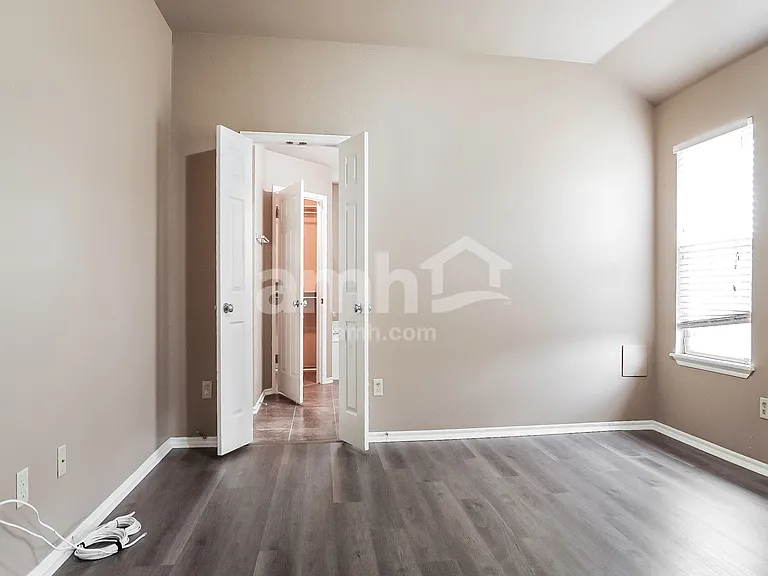 5104 N 34th St — Photo 8