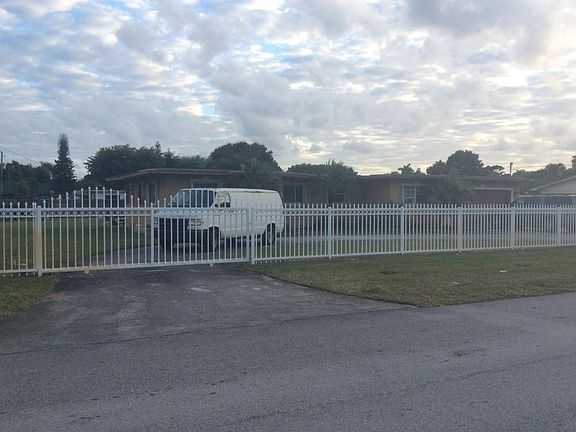 3rd image of 800 S Biscayne River Dr