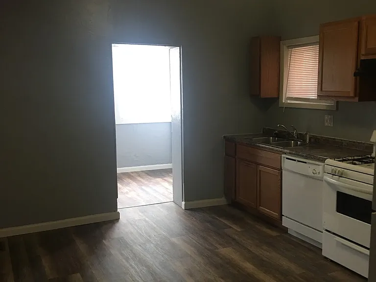 4217 Grand Blvd. — Photo 16