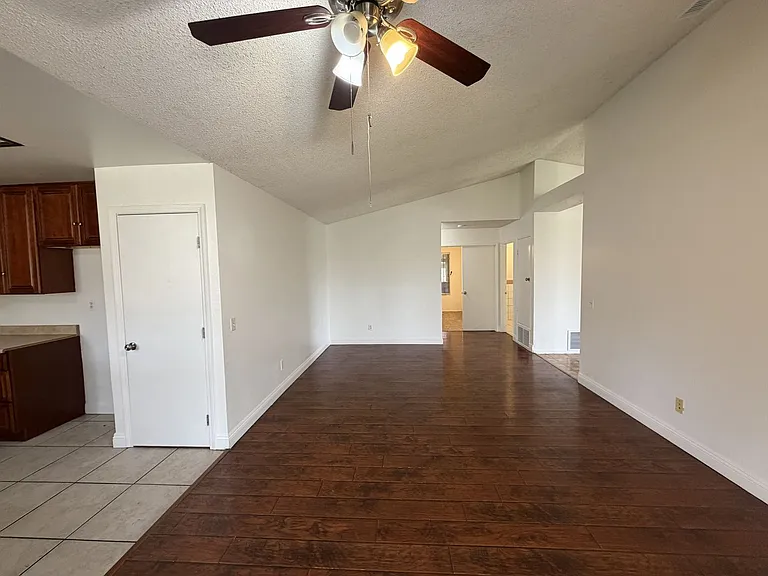 560 S Quince Ave — Photo 6