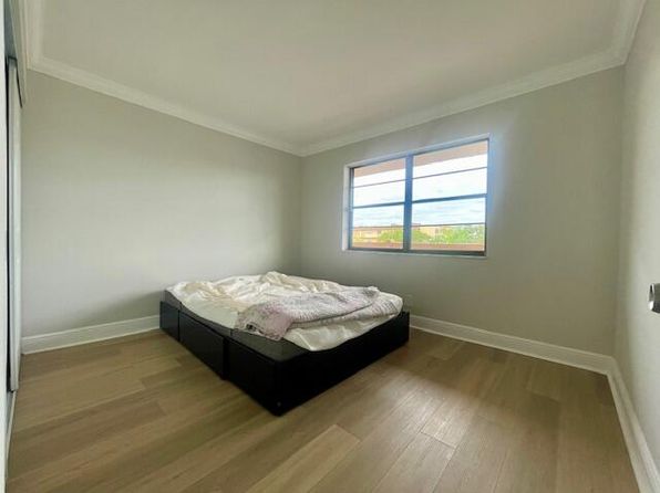 9370 SW 8th St APT 308