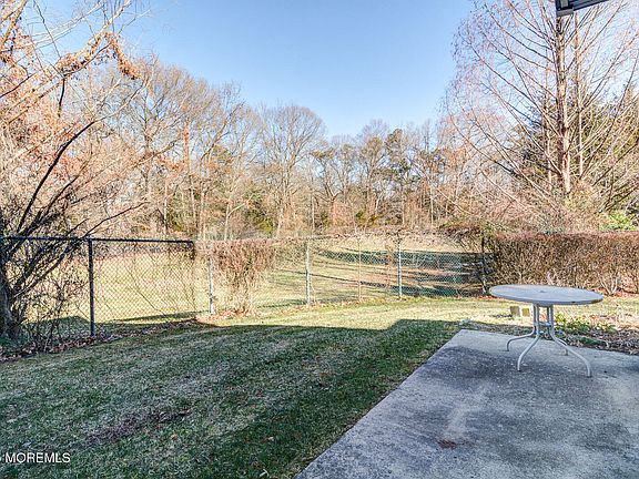 3rd image of 117 W Sandpiper Lane