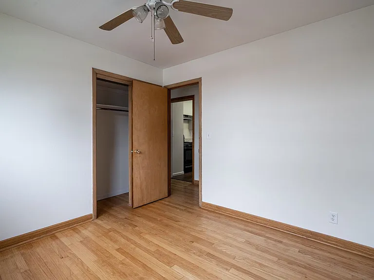 422 Gascoigne Dr — Photo 17